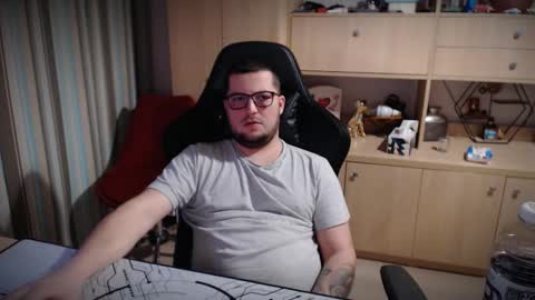 Kevinn online show from December 22, 5:52 pm