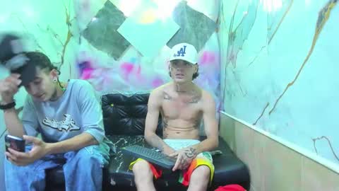 kevinperlas_ online show from November 19, 9:35 pm