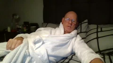 Snapshot of kevlooking4sez chatting on December 8, 11:18 pm kevlooking4sez online show from December 8, 11:18 pm
