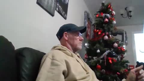 Snapshot of kevlooking4sez chatting on December 31, 12:32 am kevlooking4sez online show from December 31, 12:32 am