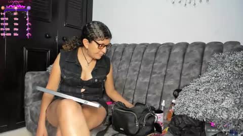Snapshot of keyla_milf chatting on October 8, 2:51 am Keila Milf online show from October 8, 2:51 am