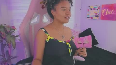 Snapshot of keyla_roberts_ chatting on September 15, 7:59 pm Adhara. Help me reach 100 likes online show from September 15, 7:59 pm
