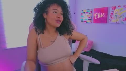 Snapshot of keyla_roberts_ chatting on September 29, 8:52 pm Adhara. Help me reach 100 likes online show from September 29, 8:52 pm