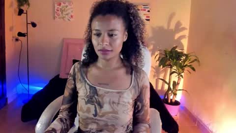 Snapshot of keyla_roberts_ chatting on February 26, 11:41 pm Adhara. Help me reach 100 likes online show from February 26, 11:41 pm