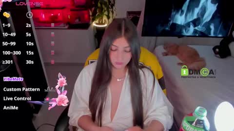 Snapshot of khionebesset chatting on September 25, 5:14 am Khi.  online show from September 25, 5:14 am
