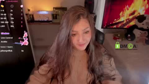 Snapshot of khionebesset chatting on February 28, 12:42 pm Khi.  online show from February 28, 12:42 pm