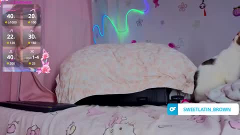 KHLOE online show from November 7, 8:55 pm