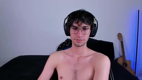 khozler_ online show from March 2, 6:27 am