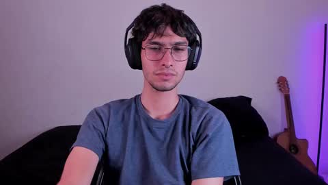 khozler_ online show from March 4, 4:38 am