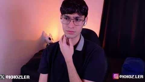 khozler_ online show from January 11, 1:00 am