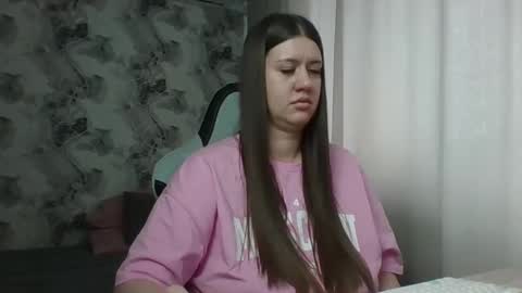 kianna_dior_ online show from March 12, 10:52 am