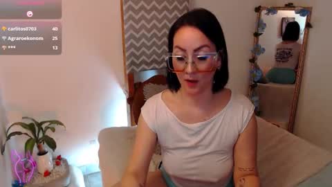 Kiara Bermont online show from November 29, 7:10 pm