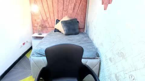 kiara Cruz online show from March 7, 9:15 pm