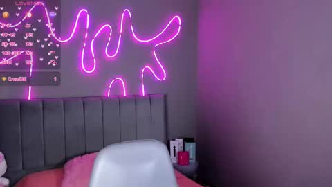 K I A R A            online show from February 17, 12:48 pm