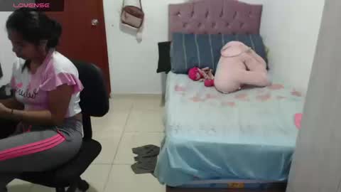 Snapshot of kiara_williamss chatting on September 25, 9:33 pm Kiara online show from September 25, 9:33 pm