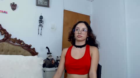 kiaralenon online show from September 26, 12:07 am