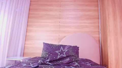 kiaralopez_ online show from May 7, 3:24 am