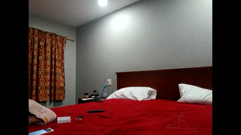 HunneysPlayRoom online show from December 17, 11:06 am