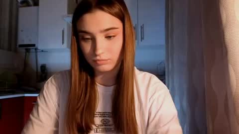 Ola my name is Lissa  Lets hit 10 Thumbs Up together   online show from April 15, 3:59 pm