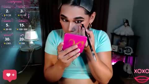 Im Mia online show from October 13, 6:37 am