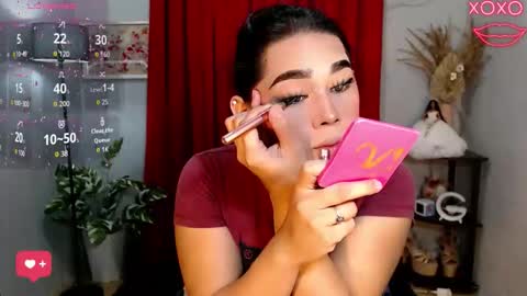 Im Mia online show from November 5, 7:10 am