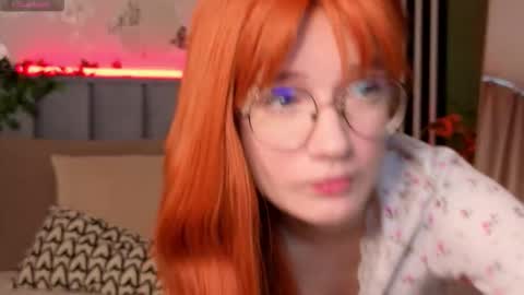 kiki_blue_eyes online show from September 20, 4:15 am