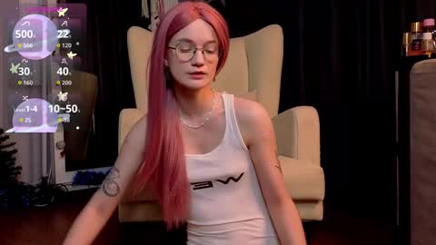 kiki_blue_eyes online show from January 18, 4:32 am