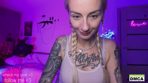 Snapshot of kiki_cute__ chatting on September 15, 12:01 am Kiki online show from September 15, 12:01 am