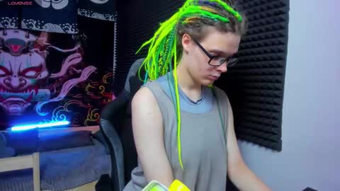 Snapshot of kiki_krash chatting on September 30, 10:04 am Kiki online show from September 30, 10:04 am