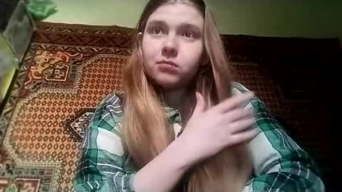 kikibang_ online show from March 13, 10:40 am