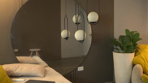 Kim online show from February 18, 1:11 pm