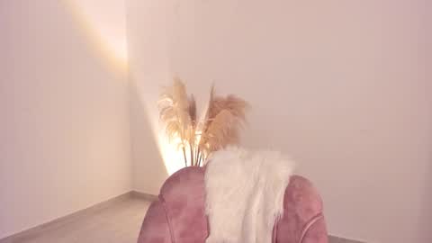 Kim Murphy online show from December 2, 3:43 pm