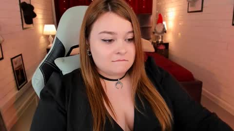 Snapshot of kimberlymaran chatting on February 9, 7:19 pm The one that you wont be able to forget online show from February 9, 7:19 pm