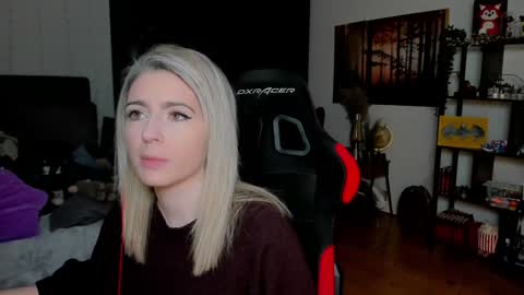 Wolfs Girl online show from February 20, 3:03 pm