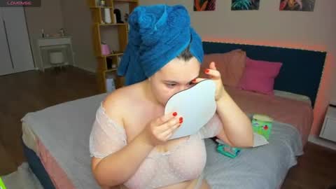 kimkittyns online show from June 25, 7:02 am