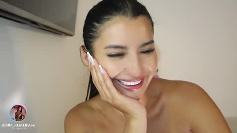 Kim  online show from April 11, 7:45 am