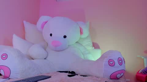 Kim  online show from November 9, 3:26 pm