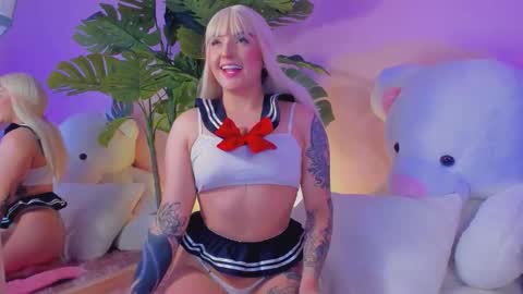 Kim  online show from November 19, 8:29 pm