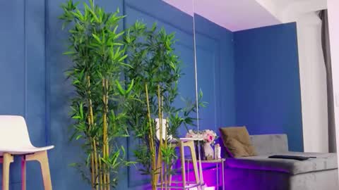 kimmdaviss online show from November 8, 9:45 am