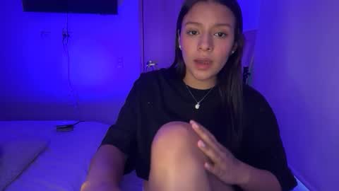 kimmi online show from April 14, 10:57 pm