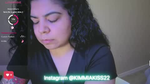Snapshot of kimmiakiss22 chatting on February 1, 9:29 pm Kimmi online show from February 1, 9:29 pm