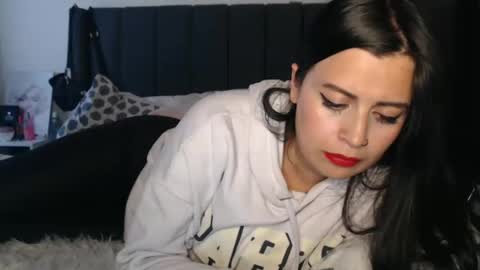 kelly online show from March 4, 8:27 pm