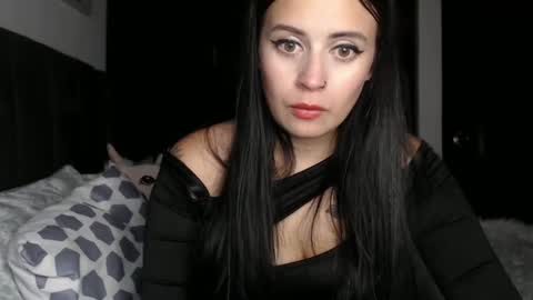 kelly online show from December 1, 10:12 pm