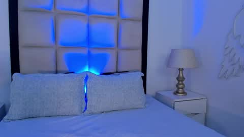 Kim Russo online show from November 25, 5:23 pm