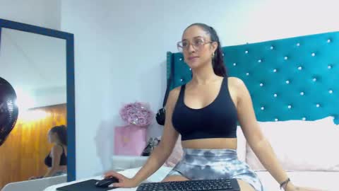 Kim online show from December 22, 3:08 pm