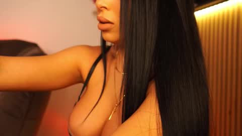 Andreea online show from December 18, 9:32 pm