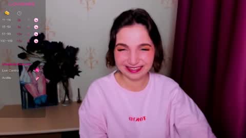 Snapshot of kindhazelhere_ chatting on September 30, 10:42 pm Hazel online show from September 30, 10:42 pm