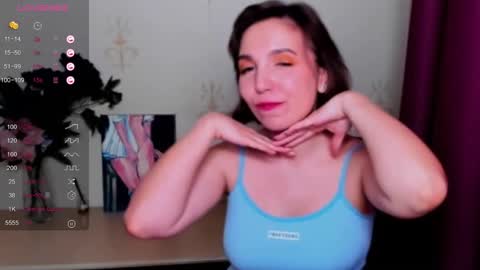 Snapshot of kindhazelhere_ chatting on October 7, 1:29 pm Hazel online show from October 7, 1:29 pm