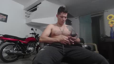 Snapshot of king_russo chatting on September 20, 11:08 pm king_russo online show from September 20, 11:08 pm