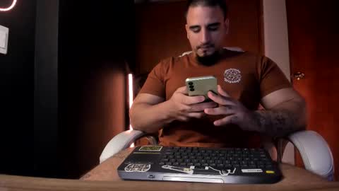 King Bear online show from February 19, 1:38 am